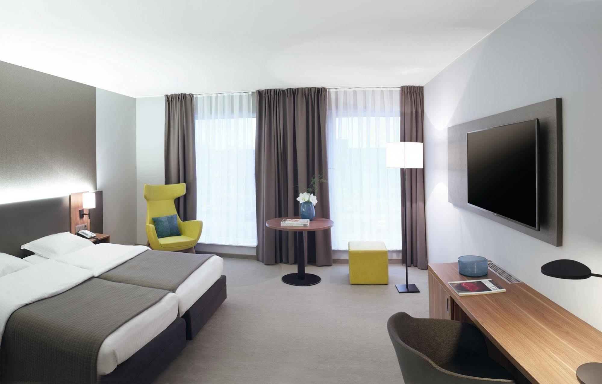 Hotel Drie Eiken Edegem Esterno foto